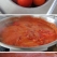 My se bez rajského protlaku neumíme obejít používáme ho na recepty od klasické rajské omáčky až po italské omáčky s bazalkou a oreganem na těstoviny. No a samozřejmě na rajčatové sugo na Máma pizzu - recept najdete  [http://dieta.cz/pin/22c6364b14fe0ab16d2611095e3b5c42/ zde]

=== Ingredience ===
zralá rajčata
cukr
sůl

Zavařovací hrnec. Šroubovací sklenice.

=== Příprava ===
Omytá rajčata si pokrájejte na menší kousky, aby se rychleji rozvařily. Použijte hrnec se silnějším dnem, já používám klasický 5 litrový "papiňák". Pokrájená rajčata posypte lžičkou soli, rychleji pustí vodu. 

Rajčata občas promíchejte a přiveďte k varu. Vařte cca 30 minut. Rajčata pouštějí pěnu, dobrým indikátorem, že je vše dostatečně povařeno je, že pěna začne opadávat. Původní obsah se zredukuje asi o 1/4.

Tyčovým mixérem rajčata rozmixujte. Pokud se  na povrchu ještě objeví pěna, tak vše ještě povařte tak dlouho, aby zmizela všechna pěna. Na ten 5 litrový obsah ve výsledku přidávám 3 lžíce cukru a 2 lžičky soli.

Pomocí nálevky a naběračky začněte plnit do sklenic. Pečlivě otřete závity sklenic, pokud vám někde ukápl protlak a pořádně sklenice utáhněte.

Nalijte si vodu na dno zavařovacího hrnce, znovu skontrolujte, že všechny sklenice jsou dotažené, někdy potvůrky působením teplého obsahu mají tendence povolit : ) Naskládejte do hrnce a přiveďte na teplotu 98 °C a sterilujte při této teplotě 40 minut.

A je hotovo : )

=== Co nepodcenit ===
Sklenice pro zavařování musí být dokonale čisté, radši si je před zavařováním omyjte. Nám se osvědčily šroubovací sklenice, lépe drží. Zavařujte v zavařovacím hrnci, jiné metody (mikrovlnka, trouba) u tohoto receptu nemám vyzkoušené a byla by škoda kdyby vám to kvůli experimentální metodě splesnivělo :(

Přeji hodně dobrých omáček, italských i českých : )