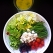 Já jsem na svůj salát doma našla fazolky, který jsem 3 minuty povařila v osolené vodě a rychle je potom schladila ve studené vodě, aby zůstaly zelené a křupavé. Potom jsem si do salátu nakrájela řapíkatý celer, římský salát a dozdobila ho olivami, šery rajčátky a sýrem feta.

=== Zálivka s mátou ===
Na zálivku jsem použila 1 lžíci olivového oleje, 2 lžičky šťávy z citrónu, 1 lžičku dijonské hořčice, 1 lžičku medu, sůl a pepř a výbornou ingrediencí pro tento salát je na drobné kousky pokrájená čerstvá máta.

=== Jak zeleninu jíst - dobrý trik ===
Záleží na vás, jak to máte raději. Buďto si zálivkou polijte zeleninu na talíři nebo si jí nechte v pěkné mističce a jednotlivé kousky si do zálivky namáčejte. To je dobrý trik, dá vám to více "práce", jídlo vás rychleji zasytí a sníte menší porci. Zbytek si třeba necháte na pozdější zdravou svačinku : )